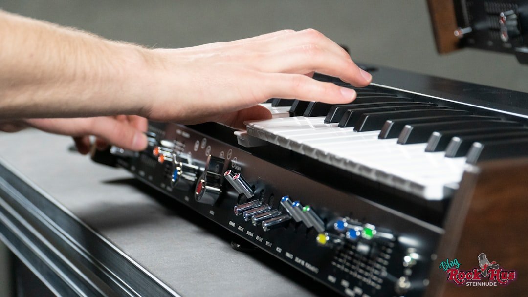 Korg ER-1: Der kleine rote Groove-Krieger, der deine Beats zum Beben bringt!